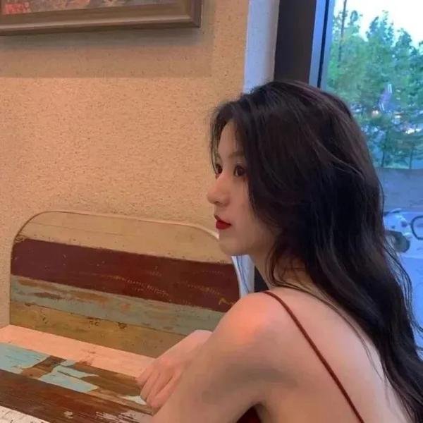 世上最美的女孩海报